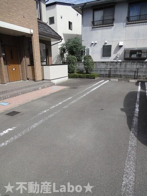 アウローラＡの駐車場