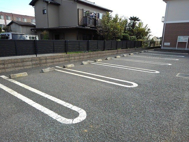 ミニョン　シャトーの駐車場
