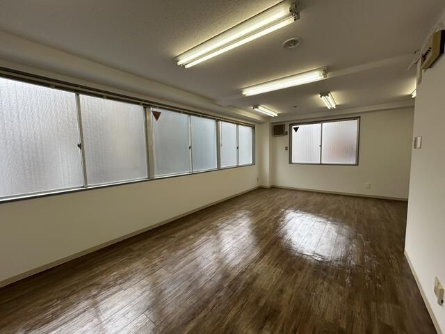 長谷川ビルの内装