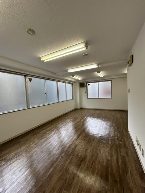 長谷川ビルの内装