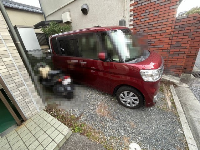タウンハウス京口の駐車場