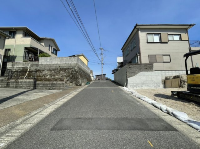 鹿児島市武岡四丁目　土地の前面道路含む現地写真