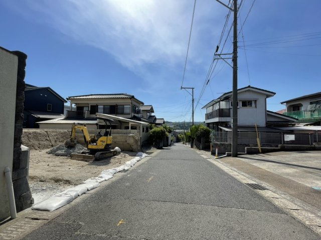 鹿児島市武岡四丁目　土地の前面道路含む現地写真