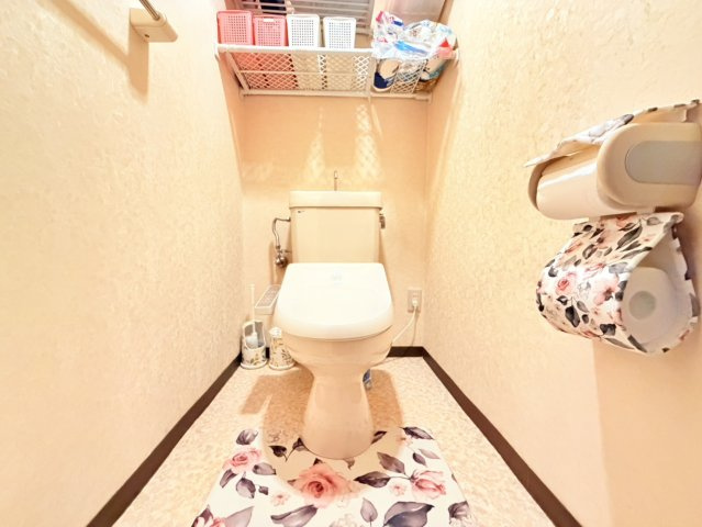 潮来市ネオシティ潮来中古マンションのトイレ
