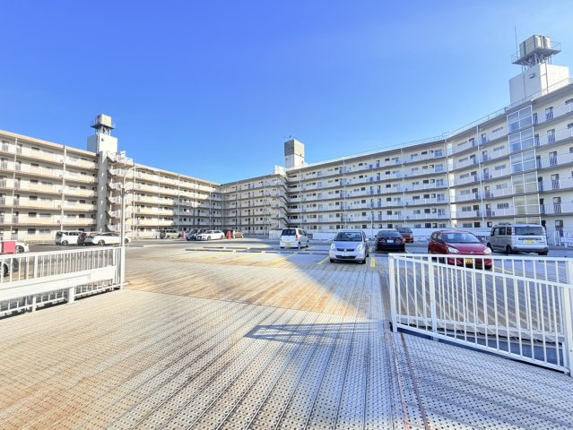 潮来市ネオシティ潮来中古マンションの駐車場