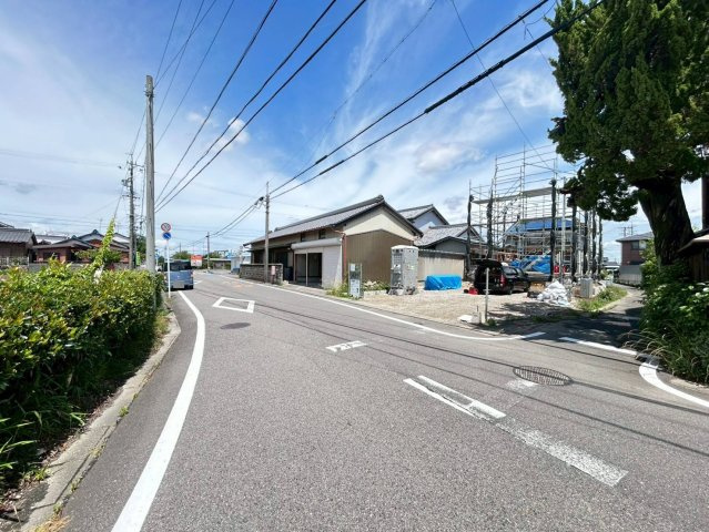 クワイエ　一宮市萩原町中島　全１区画分譲の前面道路含む現地写真|「現地（2026年6月8日）撮影」　
■前面道路　
■ヤマダ不動産　株式会社リライフ