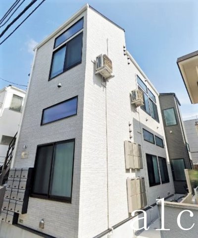 世田谷区北沢５丁目のアパート