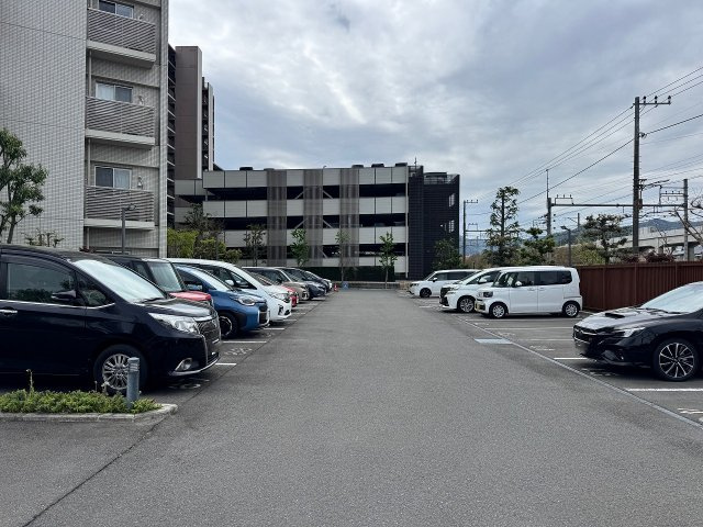 プレミスト高尾サクラシティエアリーコートの駐車場|～駐車場空き要事前確認～