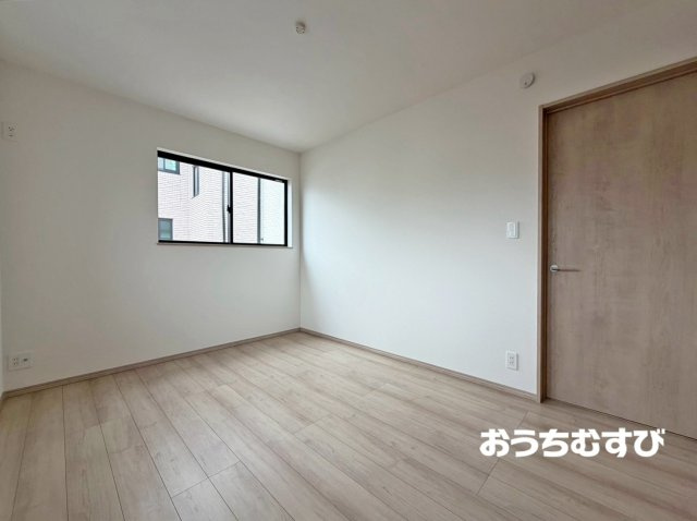 春日井市大手田酉町3丁目(全2棟)の前面道路含む現地写真