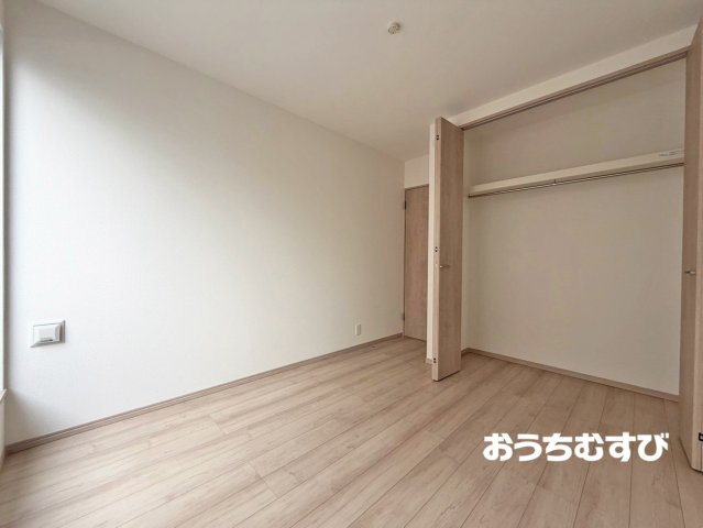 春日井市大手田酉町3丁目(全2棟)の前面道路含む現地写真