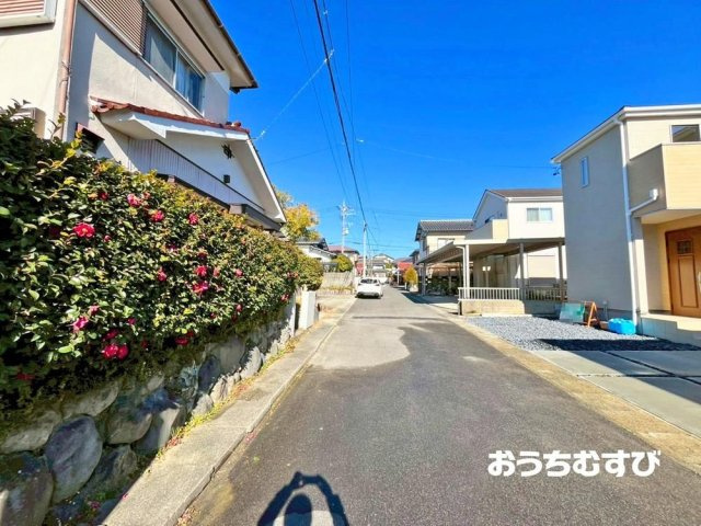 春日井市神屋町焼山(全1棟)の前面道路含む現地写真