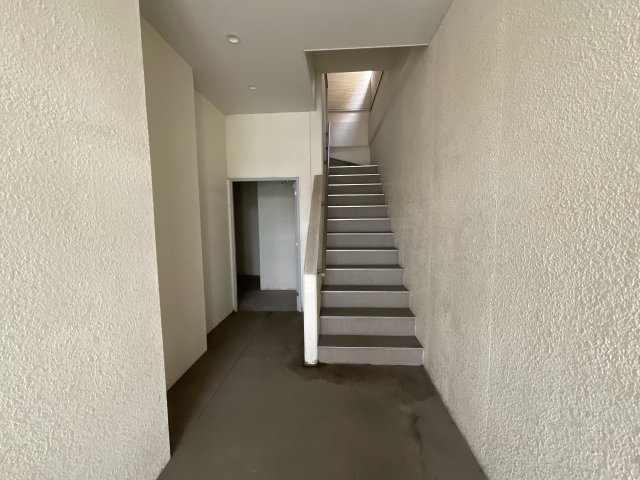 【エントランス】 | ハートフル岡場駅前 | 落ち着いたエントランスです