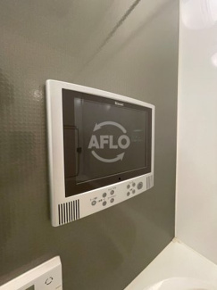 【その他】 | クローバー・プレミア昭和町　阿倍野小学校区 | クローバー・プレミア昭和町　浴室テレビ