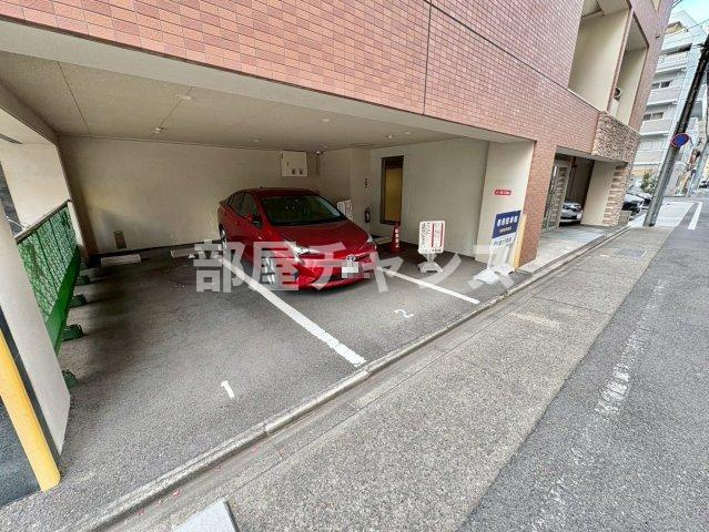 グレイス名駅北の駐車場