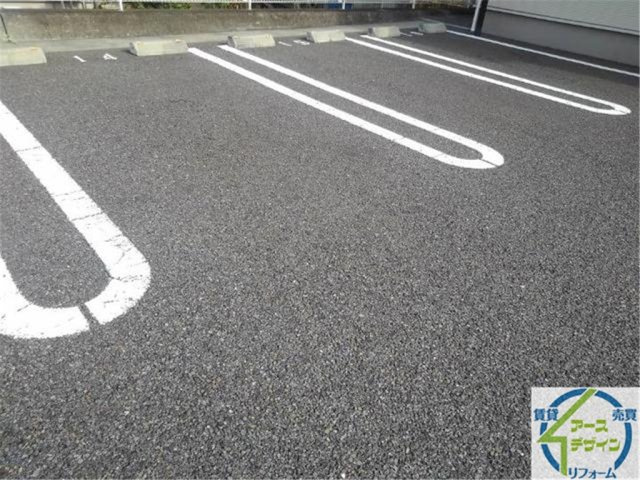 トレノ・イリーデⅡの駐車場