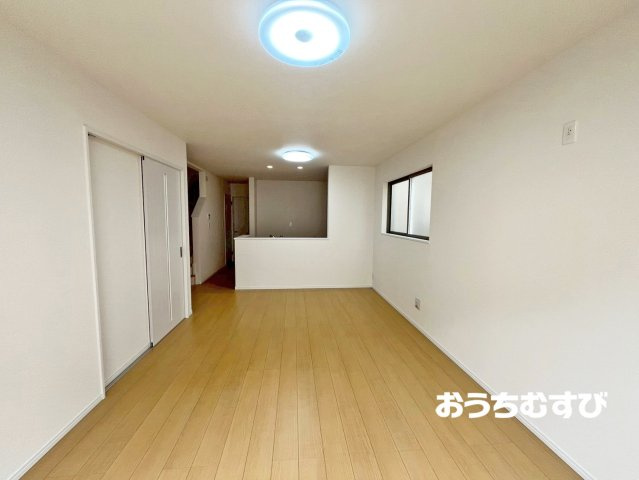 尾張旭市旭前町2期(全4棟）の居間・リビング