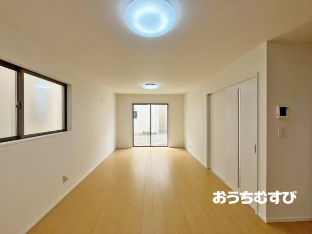尾張旭市旭前町2期(全4棟）の居間・リビング