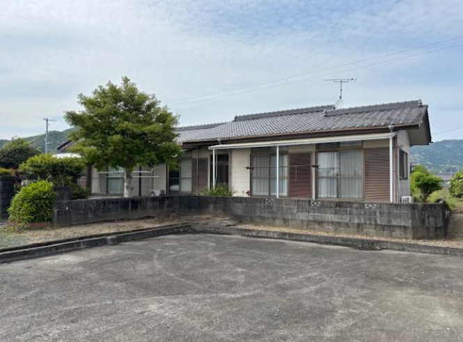 【のびのび過ごせるお庭付きの平屋】香南市野市町中ノ村　中古一戸建ての駐車場|駐車場があるので、車を買う予定の方も安心です