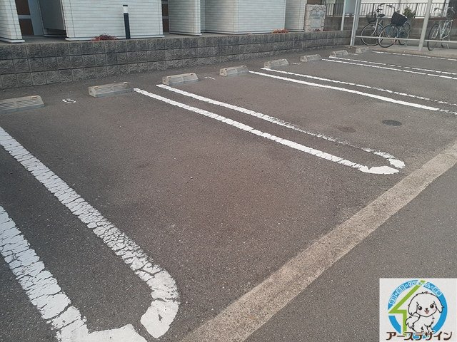 マーベラス・アンジュの駐車場