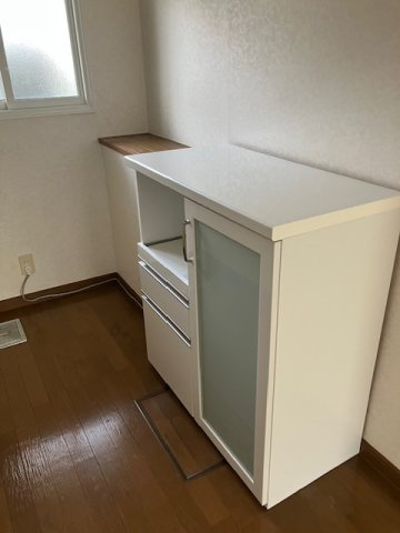 シティパレスB棟のキッチン|食器棚付き