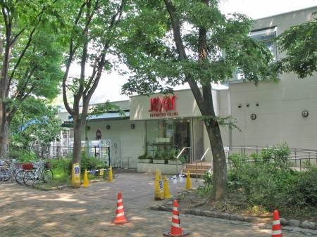 新宿区四谷坂町のアパートの周辺