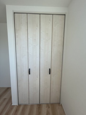【収納】 | 大芝一丁目　戸建 | 3階　6帖　クローゼット