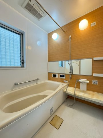 室内丁寧にお使いの美宅◆５ＬＤＫ＋ＷＩＣ付き◆駐車２台可能◆伏見区久我西出町の浴室|浴室