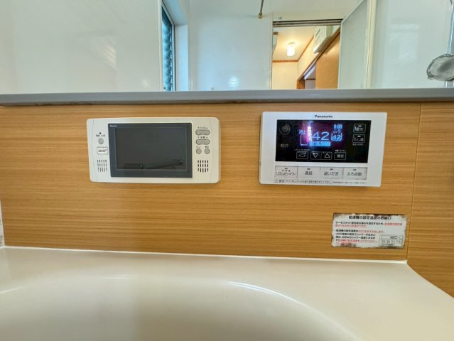 室内丁寧にお使いの美宅◆５ＬＤＫ＋ＷＩＣ付き◆駐車２台可能◆伏見区久我西出町の浴室|浴室TV