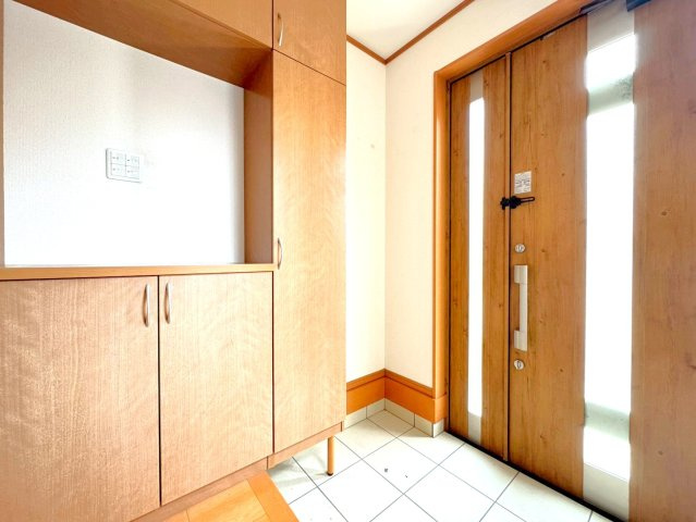 室内丁寧にお使いの美宅◆５ＬＤＫ＋ＷＩＣ付き◆駐車２台可能◆伏見区久我西出町の玄関|玄関