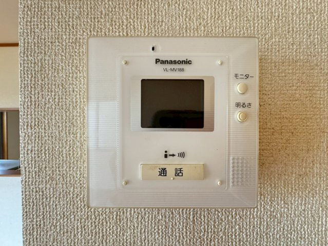 室内丁寧にお使いの美宅◆５ＬＤＫ＋ＷＩＣ付き◆駐車２台可能◆伏見区久我西出町の玄関|TVモニター付きインターホン
