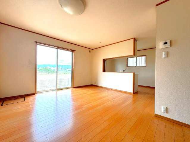 室内丁寧にお使いの美宅◆５ＬＤＫ＋ＷＩＣ付き◆駐車２台可能◆伏見区久我西出町の居間・リビング|リビング