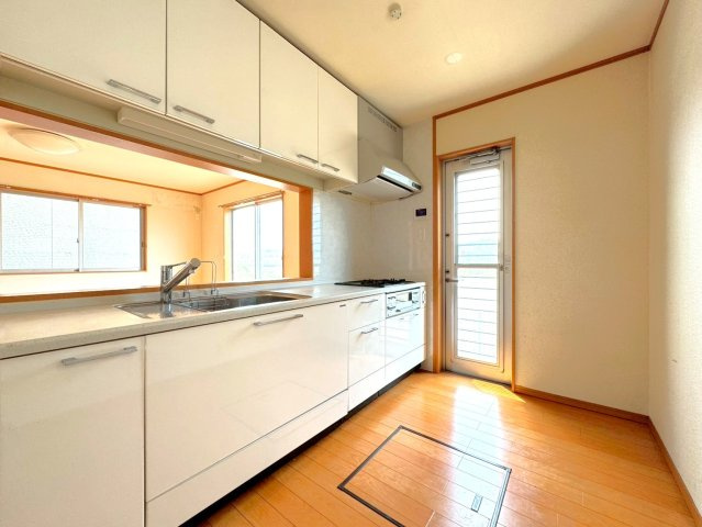 室内丁寧にお使いの美宅◆５ＬＤＫ＋ＷＩＣ付き◆駐車２台可能◆伏見区久我西出町のキッチン|キッチン・勝手口