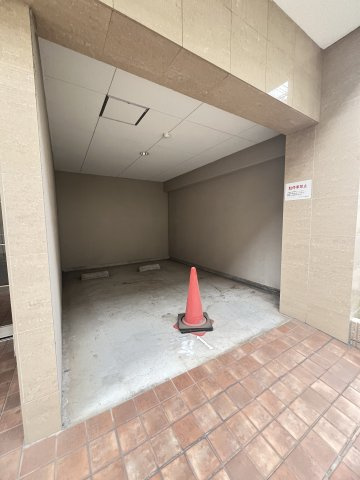 プライムライフ御影の駐車場