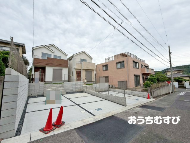 春日井市石尾台6丁目4番(全2棟)の前面道路含む現地写真