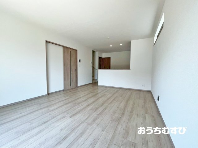 春日井市石尾台6丁目4番(全2棟)の居間・リビング
