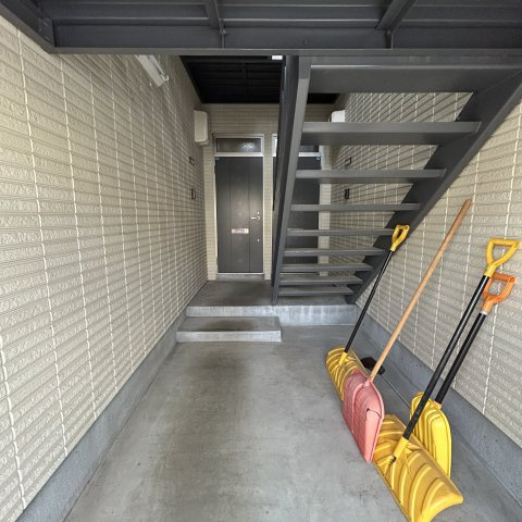 ヴァンベール中島のエントランス