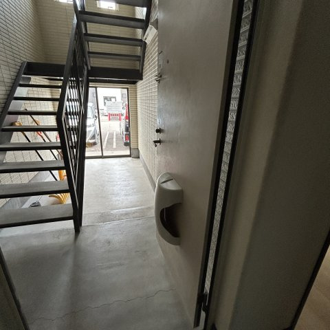 ヴァンベール中島のエントランス