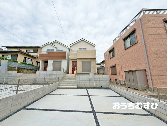 春日井市石尾台6丁目4番(全2棟)の前面道路含む現地写真