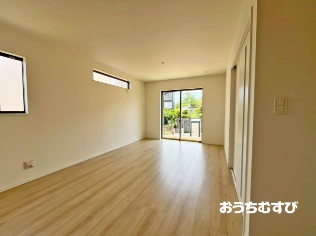 春日井市石尾台6丁目4番(全2棟)の居間・リビング