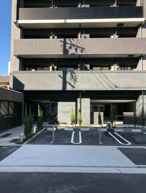 メイクス矢場町の駐車場
