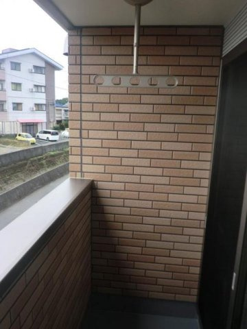 クラール　カミノワのバルコニー|暖かな日差しのふりそそぐバルコニー