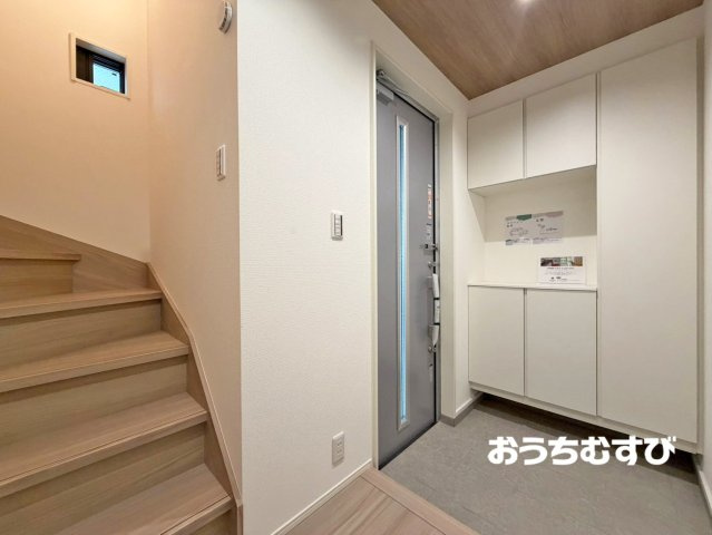 北区東水切町215②(全2棟)の玄関