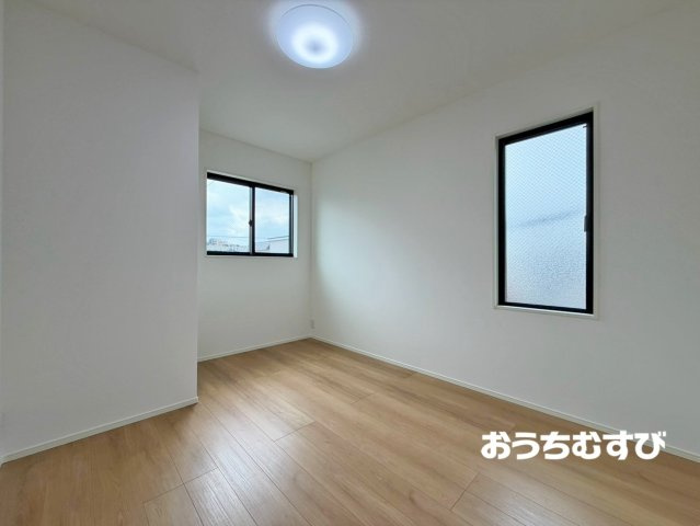 北区東水切町215②(全2棟)の洋室