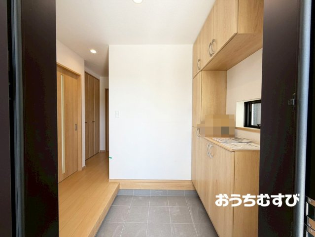 尾張旭市晴丘町池上11番(全2棟)の玄関