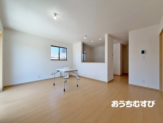 尾張旭市晴丘町池上11番(全2棟)の居間・リビング