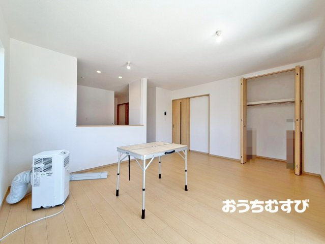 尾張旭市晴丘町池上11番(全2棟)の居間・リビング