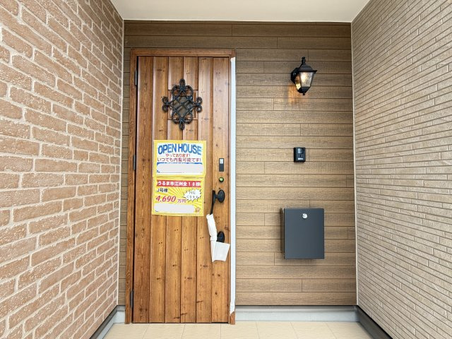 うるま市江洲（全10棟）J号棟の玄関|J号棟　スマートキー付き♪