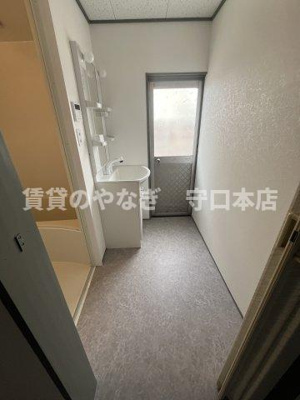 【洗面所】 | 寺方元町平屋 | ゆったりとスペースのある洗面所
