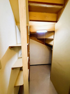 【収納】 | さいたま市西区水判土　中古戸建 | ◆階段下収納は奥行きがあります