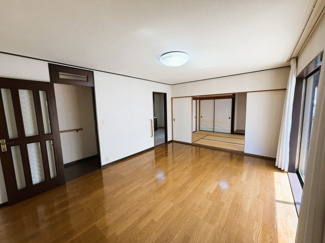 【洋室】 | さいたま市西区水判土　中古戸建 | ◆開放感と採光にこだわった11帖の洋室